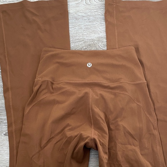 Lululemon Flared Leggings and Top Matching Set - Picture 7 of 8